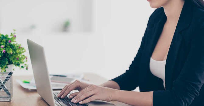 Chiropractic to Treat Pain From a Poorly Designed Workstation  image