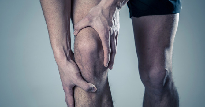 Overcoming Knee Pain: A Natural Chiropractic Path to Lasting Mobility & Comfort